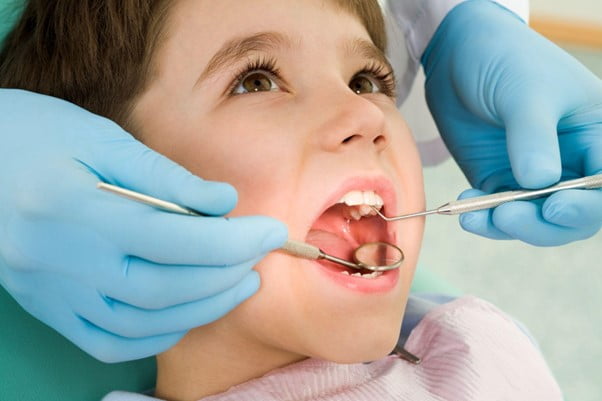 乳歯が虫歯になることで受ける影響